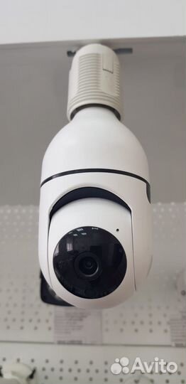 Wi-Fi камера видеонаблюдения поворотная Лампочка