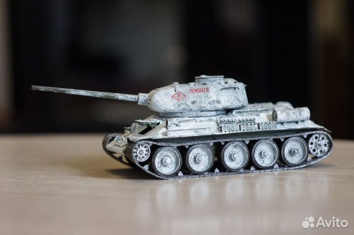 Танк Т-34-85 стендовая модель 1/35