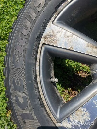 Bridgestone Ice Cruiser 5000 215/60 R17 99T