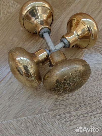 Дверная ручка