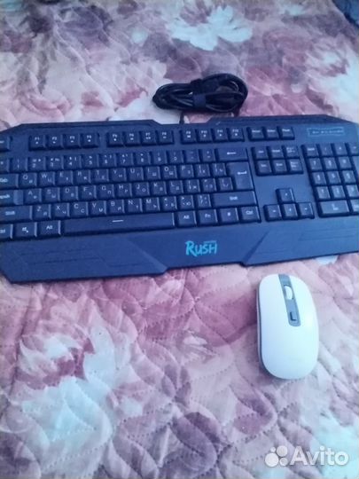 Беспроводная клавиатура и мышь с подсветкой