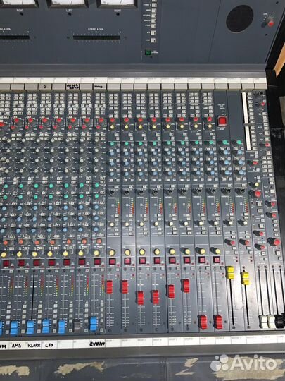 Трансформаторный Soundcraft b800