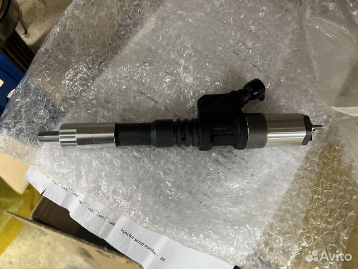 Форсунка топливная Komatsu PC400-7