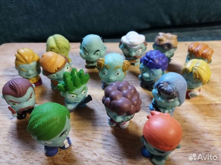 Игрушки мелкие разные