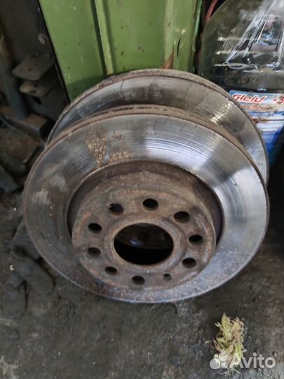 Передние Тормозные диски Skoda Octavia a5 1.6