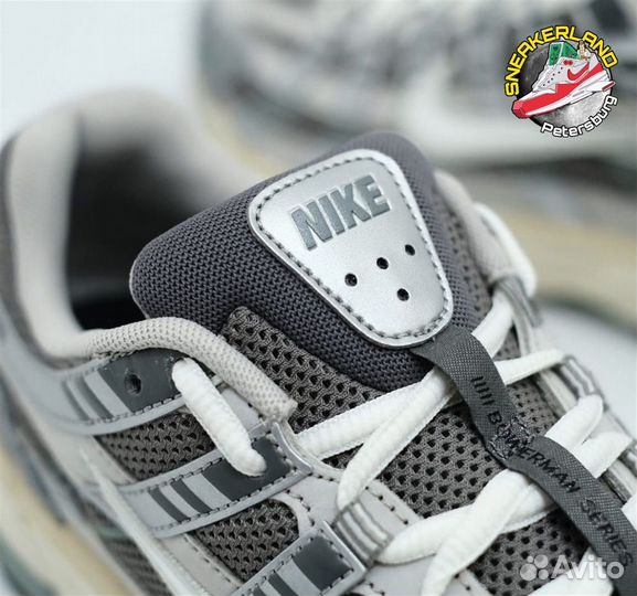 Кроссовки Nike 