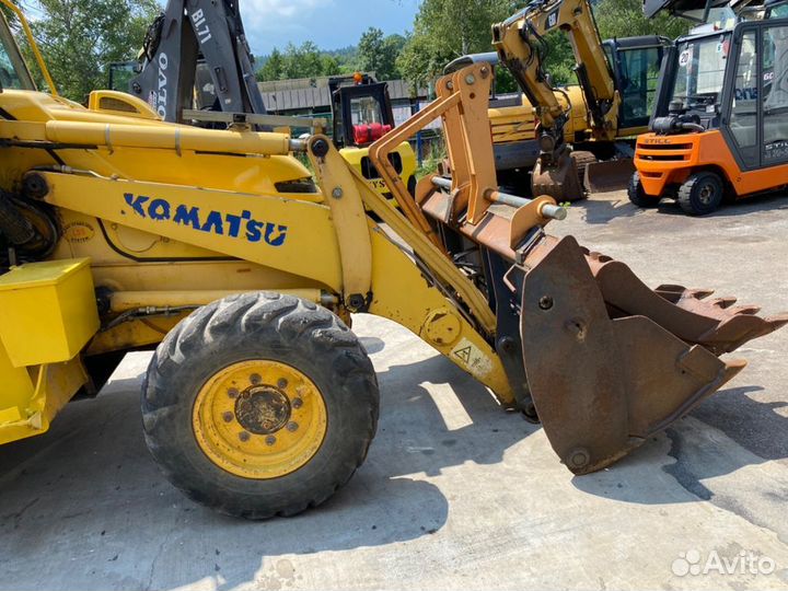 Экскаватор-погрузчик Komatsu WB93R, 2003