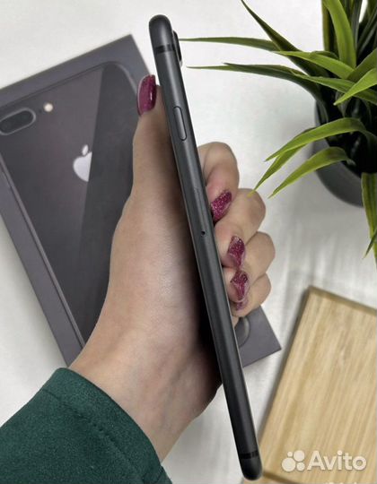 iPhone 8 Plus, 64 ГБ