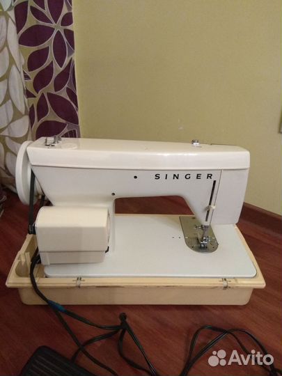 Швейная машина Zinger