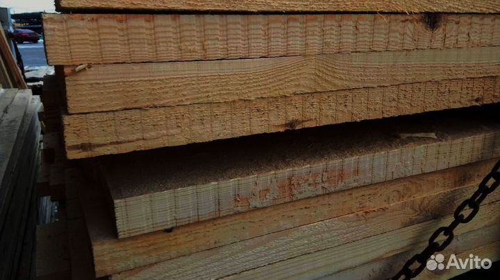 Сосновые доски, прочные и долговечные материалы для строительства