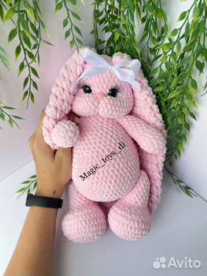 Вязаные игрушки ручной работы Зайка с метрикой