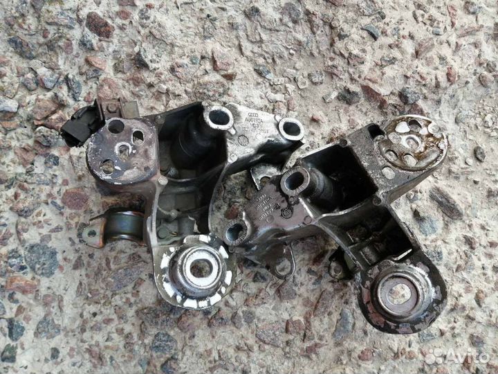 Кронштейн Двигателя Ауди А4 Б6 А4 Б7