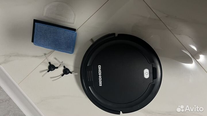 Робот пылесос redmond
