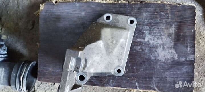 Поворотный кулак Инфинити фх 3.5 с51