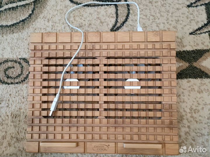 Охлаждающая подставка для ноутбука