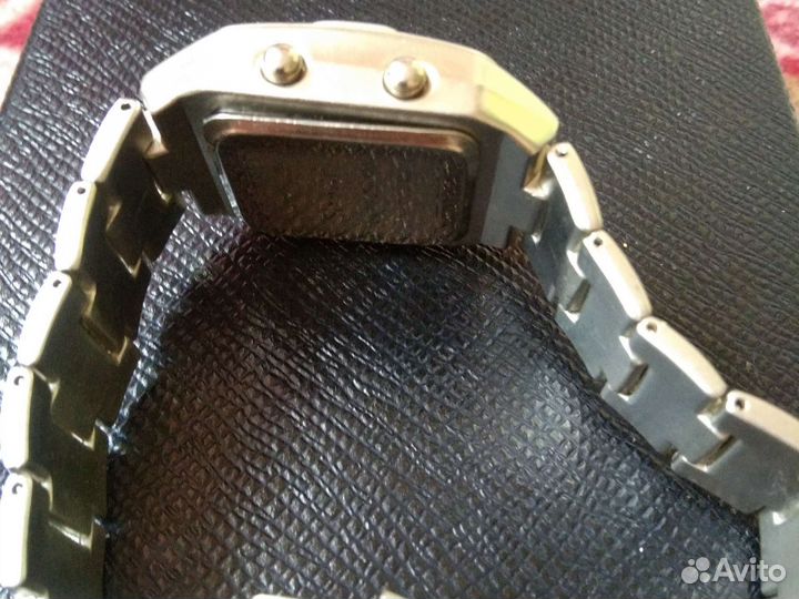 Часы японские