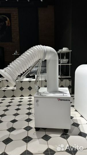 Вытяжка для маникюра и педикюра торнадель