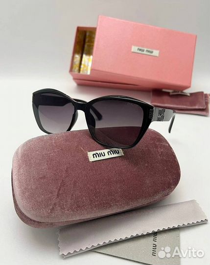 Солнцезащитные очки miu miu