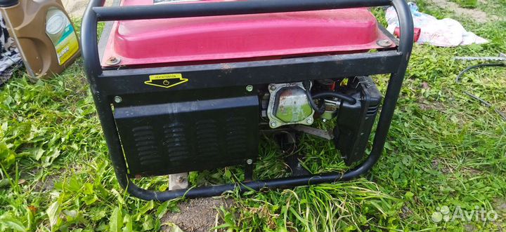 Бензиновый генератор