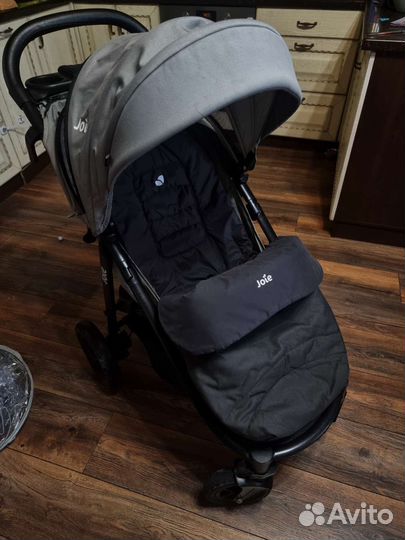 Коляска joie