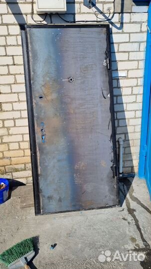 Дверь входная металлическая