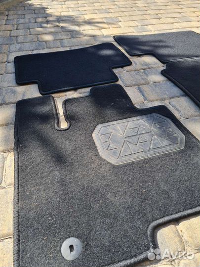 Автомобильные коврики текстильные