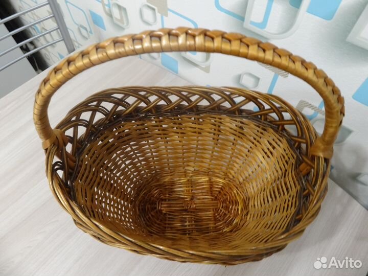 Корзина плетёная