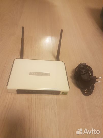 Wi-Fi роутер TP-Link TL-WR1042ND