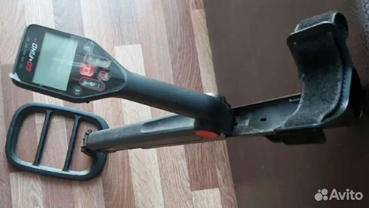 Металлоискатель minelab go find 44 и лопата