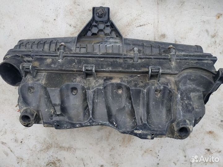 Корпус воздушного фильтра Peugeot 408