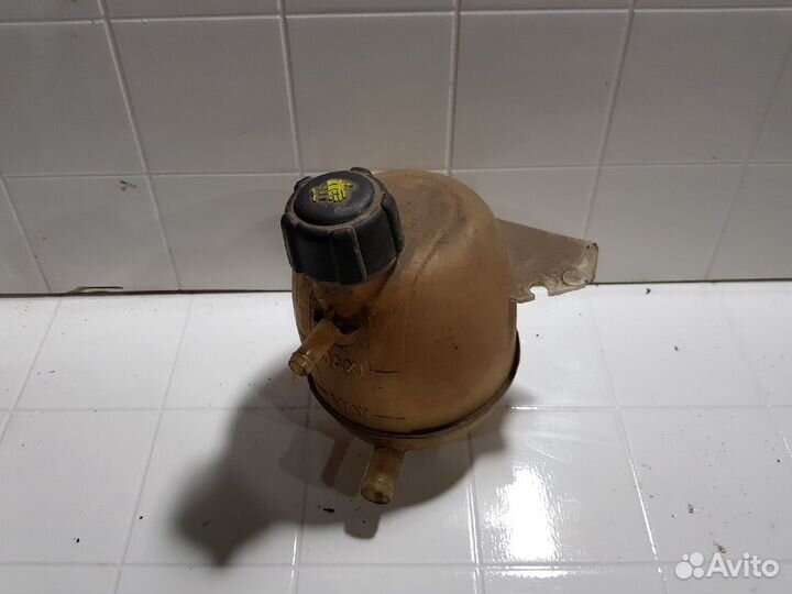 Расширительный бачок Renault Logan 2007 1.4 МКПП