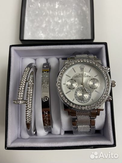 Часы наручные женские