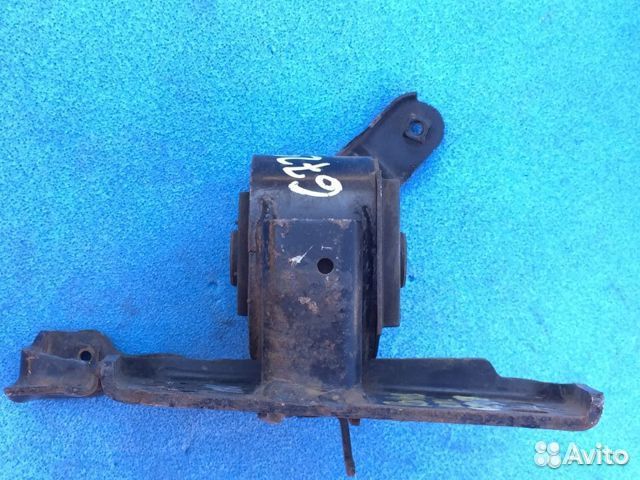 Toyota RAV 4 2006-2013г опора МКПП левая
