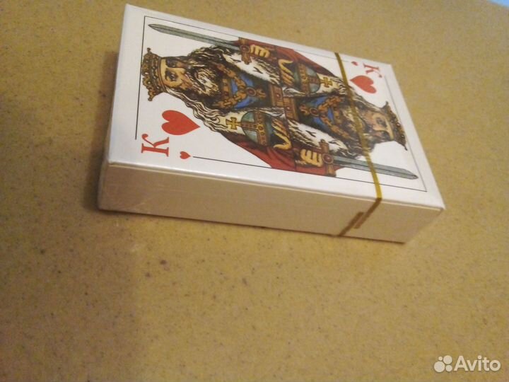 Игральные карты новые в слюде