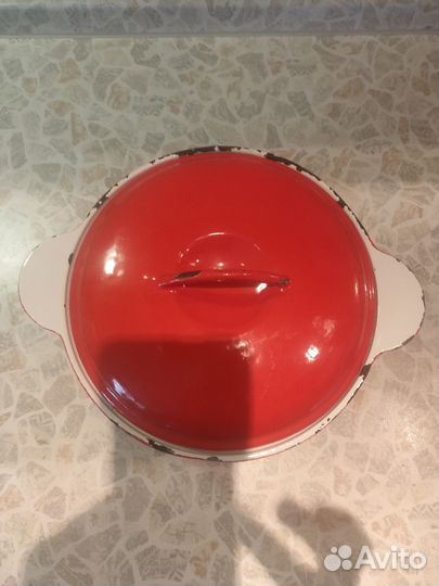 Кастрюля чугунная эмалированная СССР