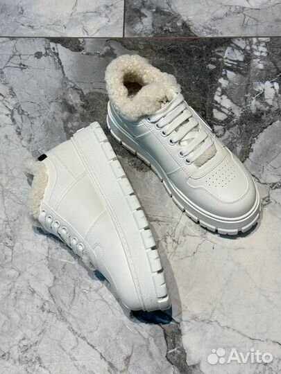 Кеды с мехом prada