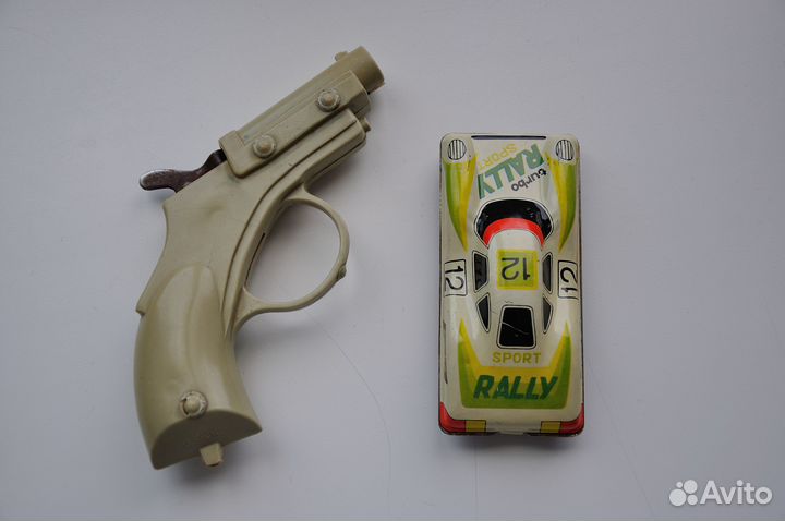 Машинки, конь, пистолет