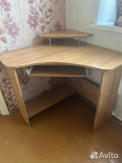 Компьютерный стол