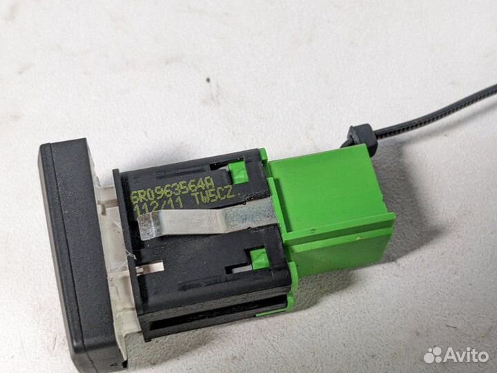 Кнопка обогрева сидений Vw Polo CFN 2011