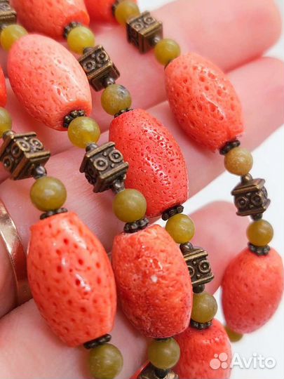 Колье Коралл, нефрит