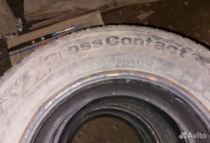 Continental ContiCrossContact Viking 215/70 R16