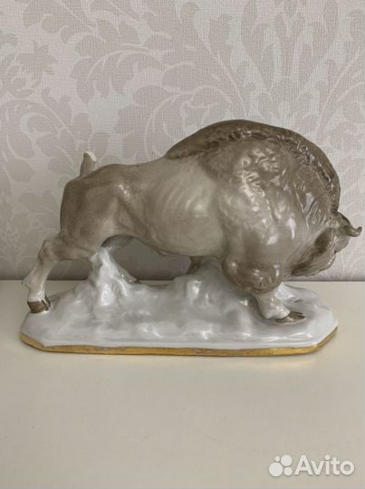 Бизон, фарыоровая скульптура, дфз