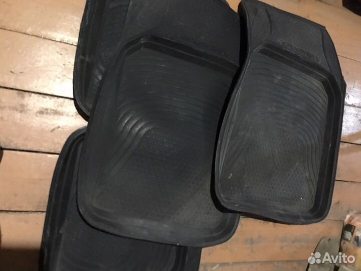 Автомобильные коврики резиновые