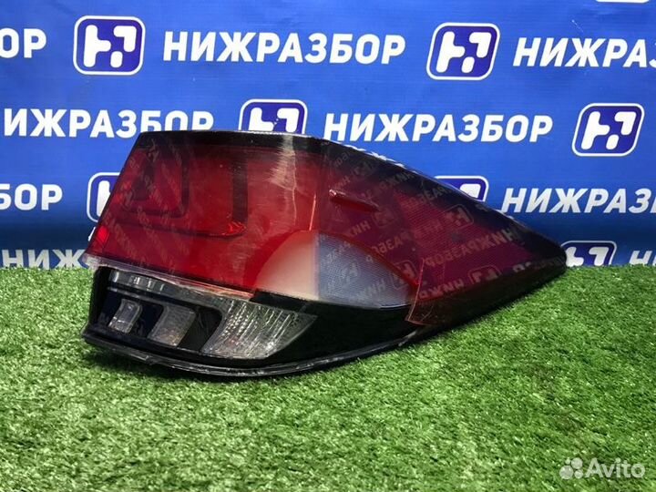 Фонарь наружный задний правый Lexus Rx350