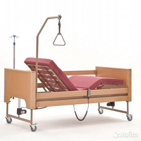 Медицинская кровать для инвалидов