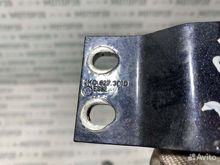 Петля багажника задняя Volkswagen Caddy 1.9 TDI