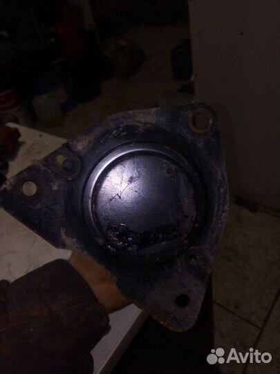 Подушка двигателя правая Renault Espace 3 JE