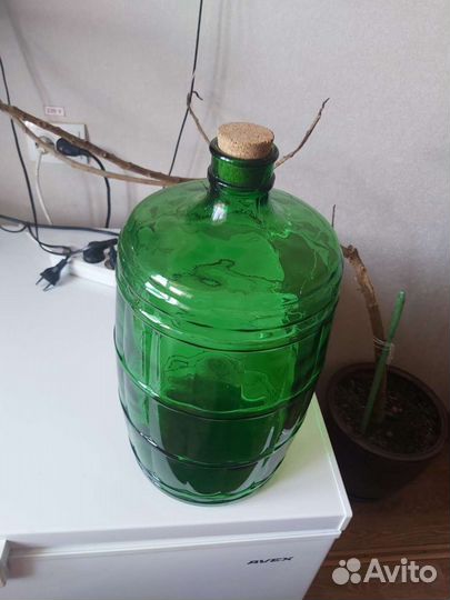 Бутыль 10 литров стеклянная,зелёная