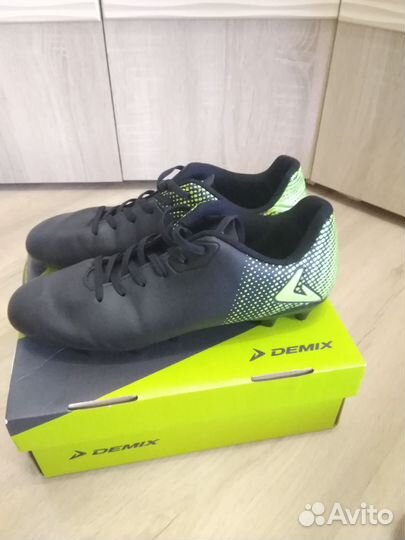 Футбольные бутсы demix