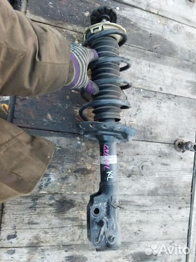 Стойка передняя левая Honda Fit GE6